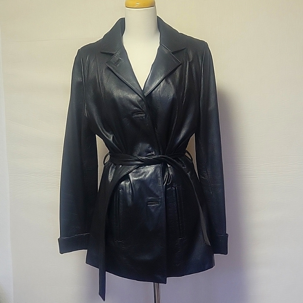 Ladies Vintage Black Leather coat with removable liner. Size medium.